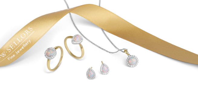 Falling For Opal – The Perfect October Birthstone Gift This Fall