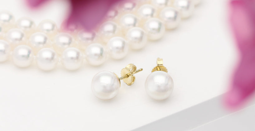 June Birthstone: History, Meaning & Jewellery